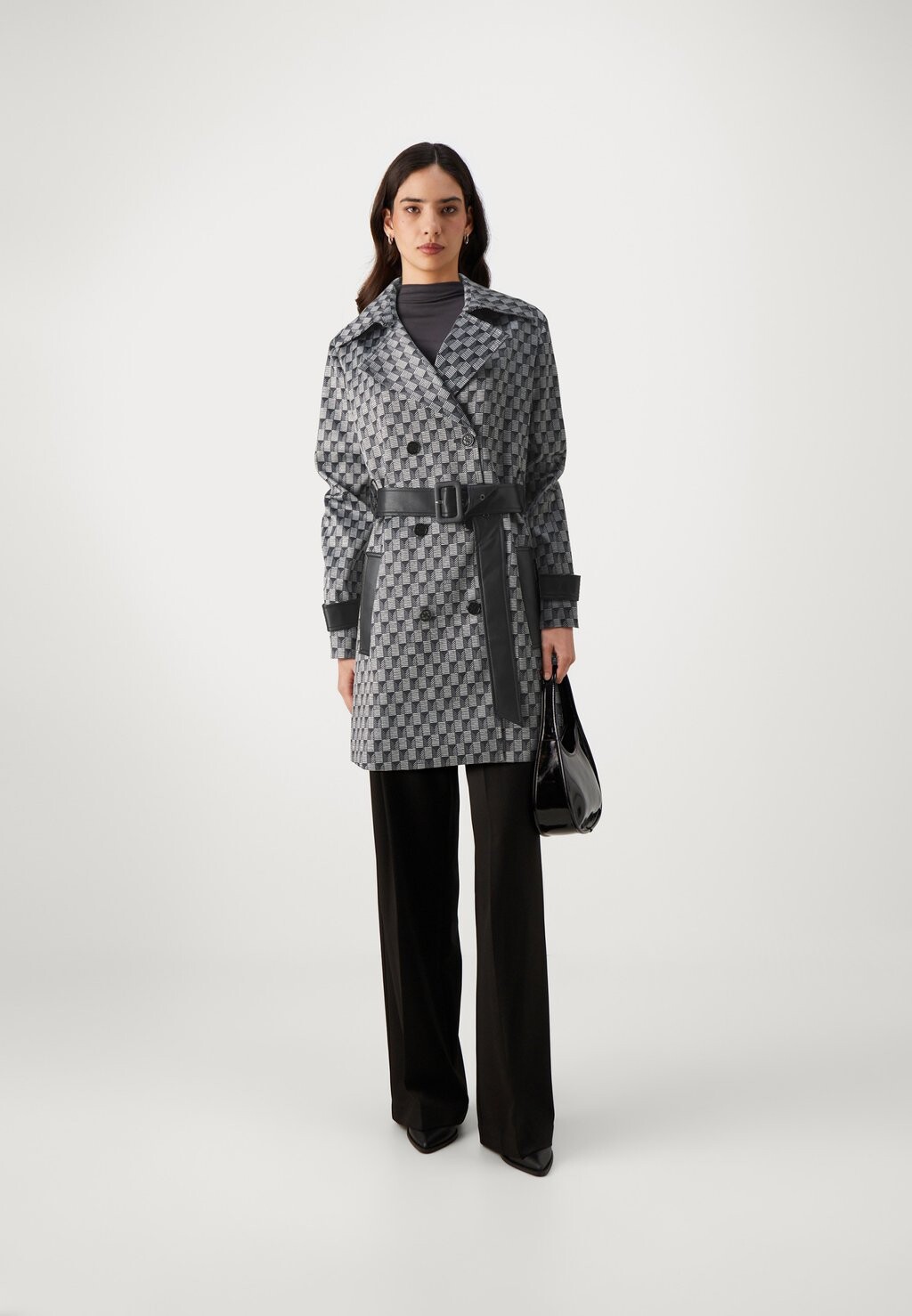 

Плащ LUANA SHORT TRENCH Guess, черный