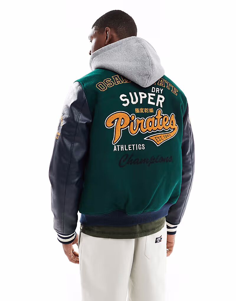 Куртка-бомбер с капюшоном и заплатками Superdry темно-зеленого цвета — фото 3