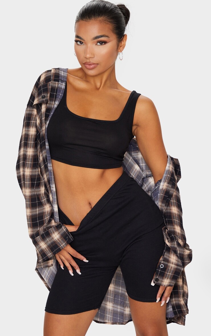 

PrettyLittleThing Базовый укороченный топ из хлопковой смеси черного цвета с круглым вырезом