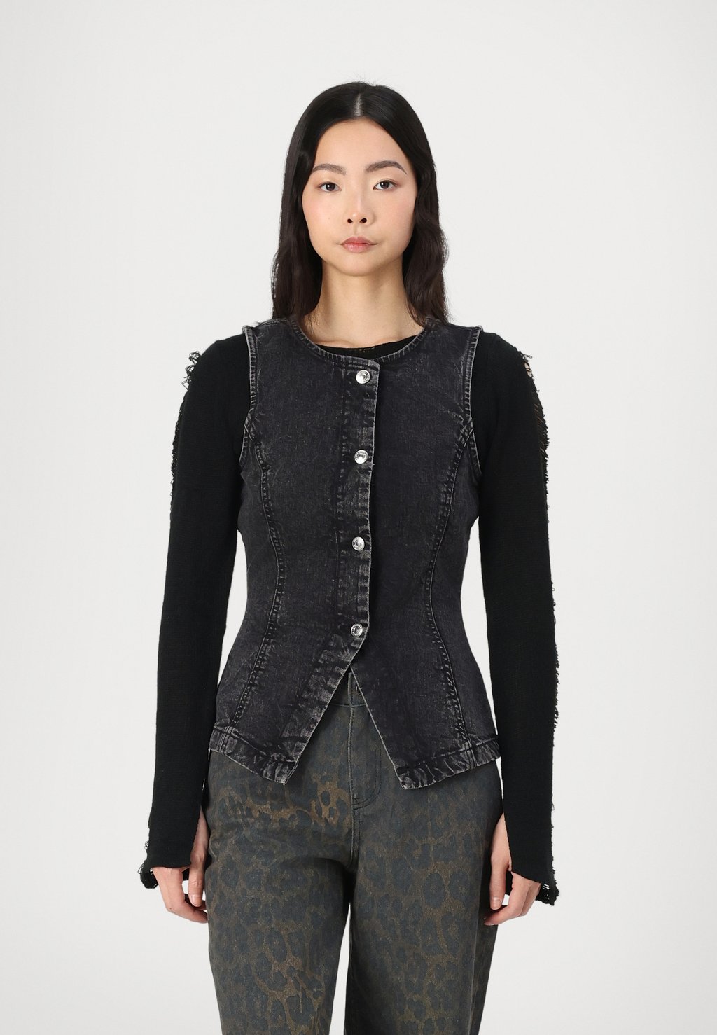 

Жилет TAILORED VEST Gina Tricot, черный деним
