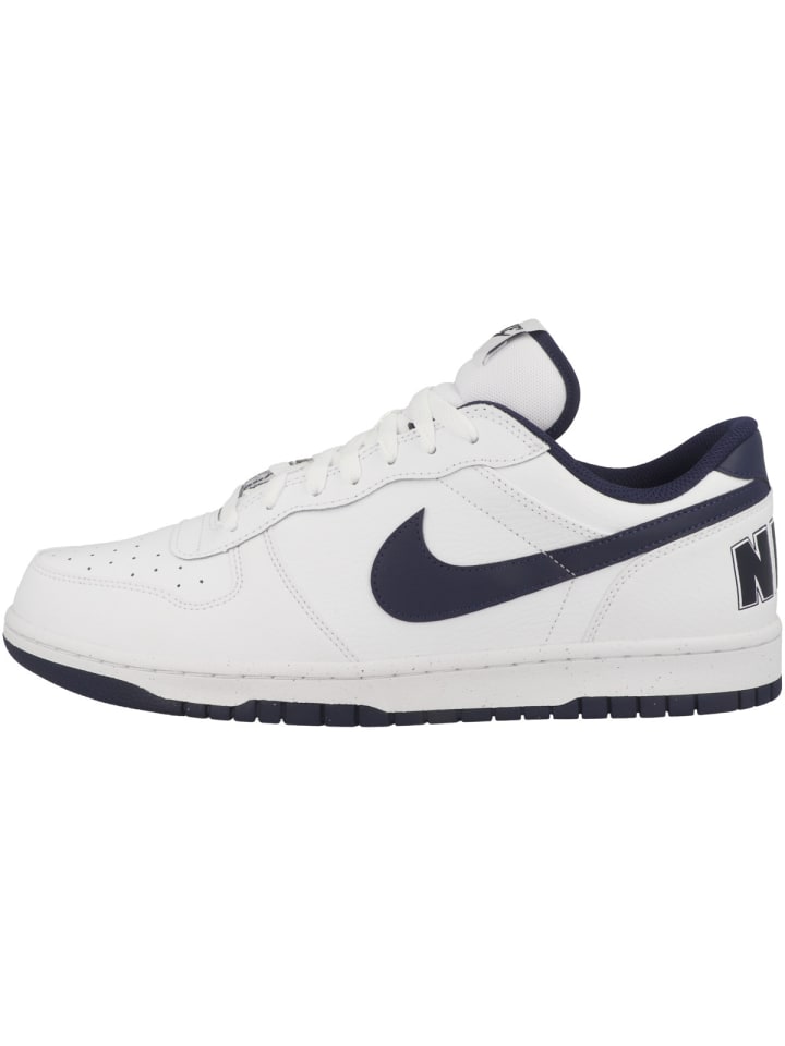 

Кроссовки на шнуровке Nike, белый