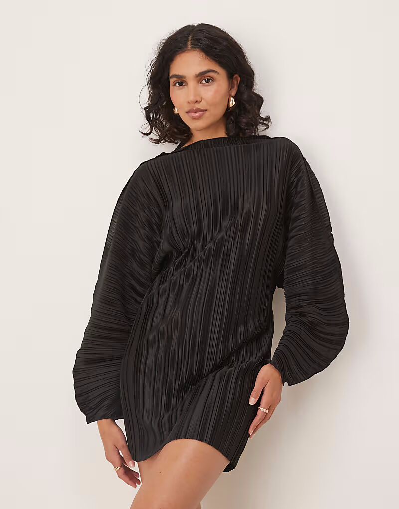 

Длинное мини-платье ASOS DESIGN с плиссировкой, рукавами-коконами и швом по талии черного цвета