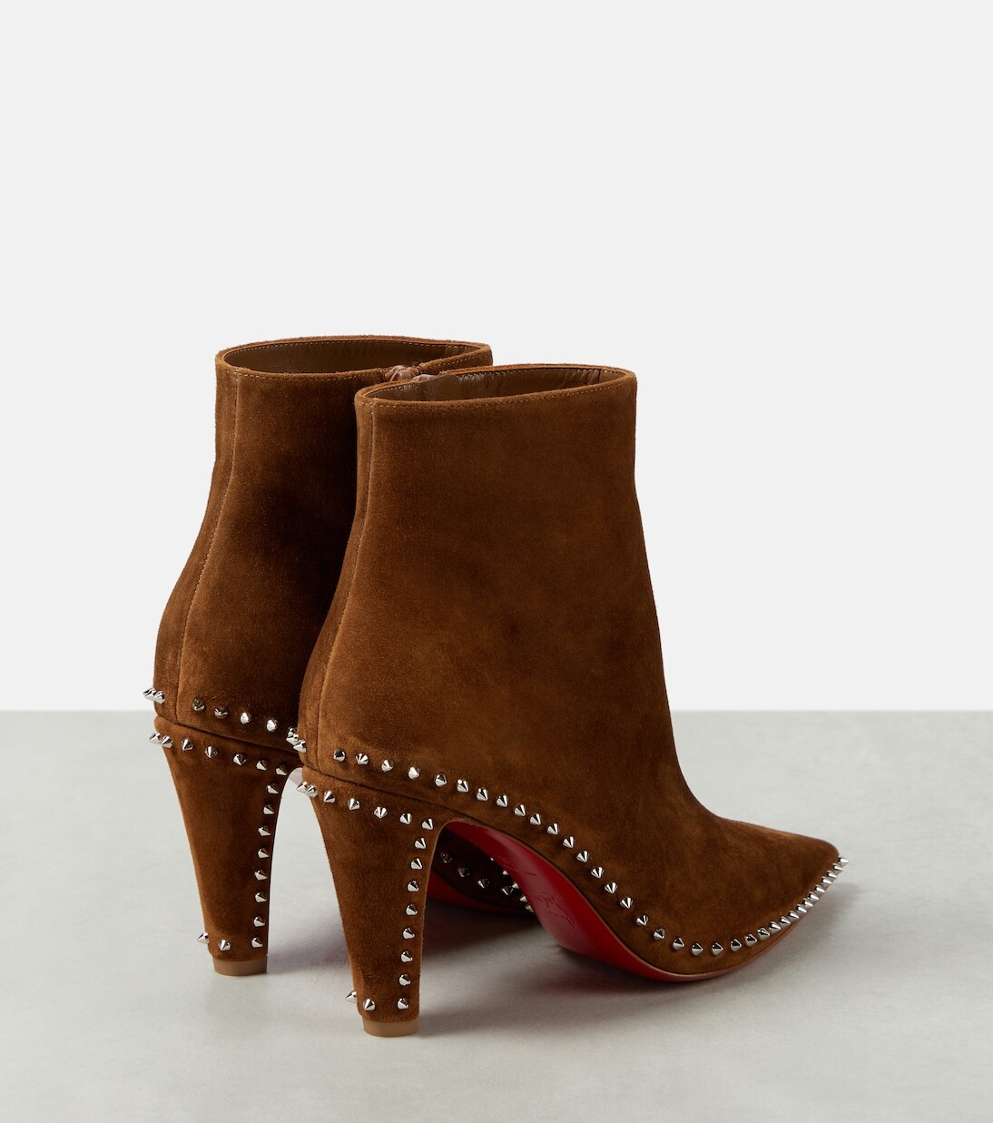 Vidura замшевые ботильоны с шипами Christian Louboutin, бежевый — фото 3
