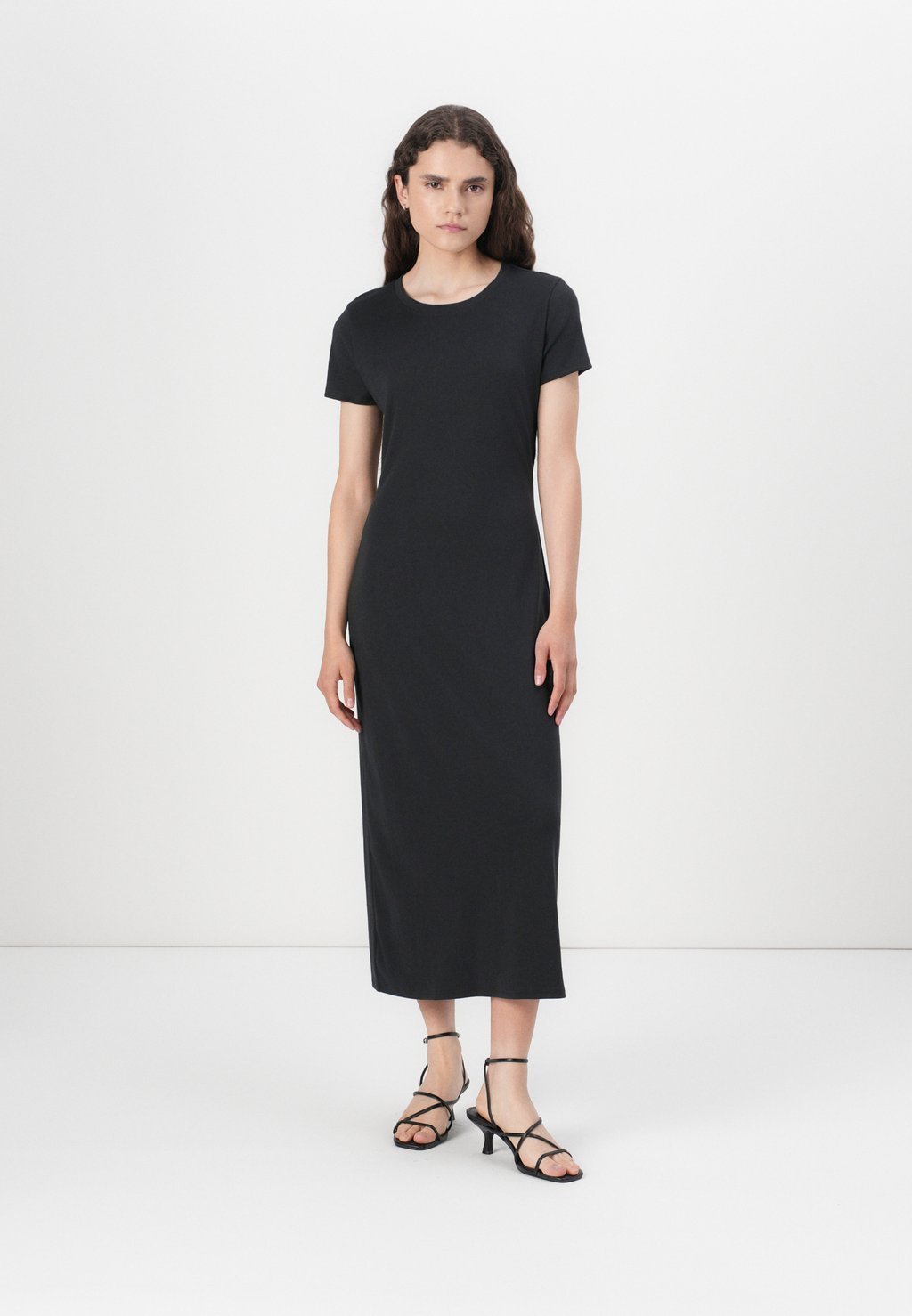 

Платье из джерси BACK CUTOUT MIDI DRESS GAP, черный