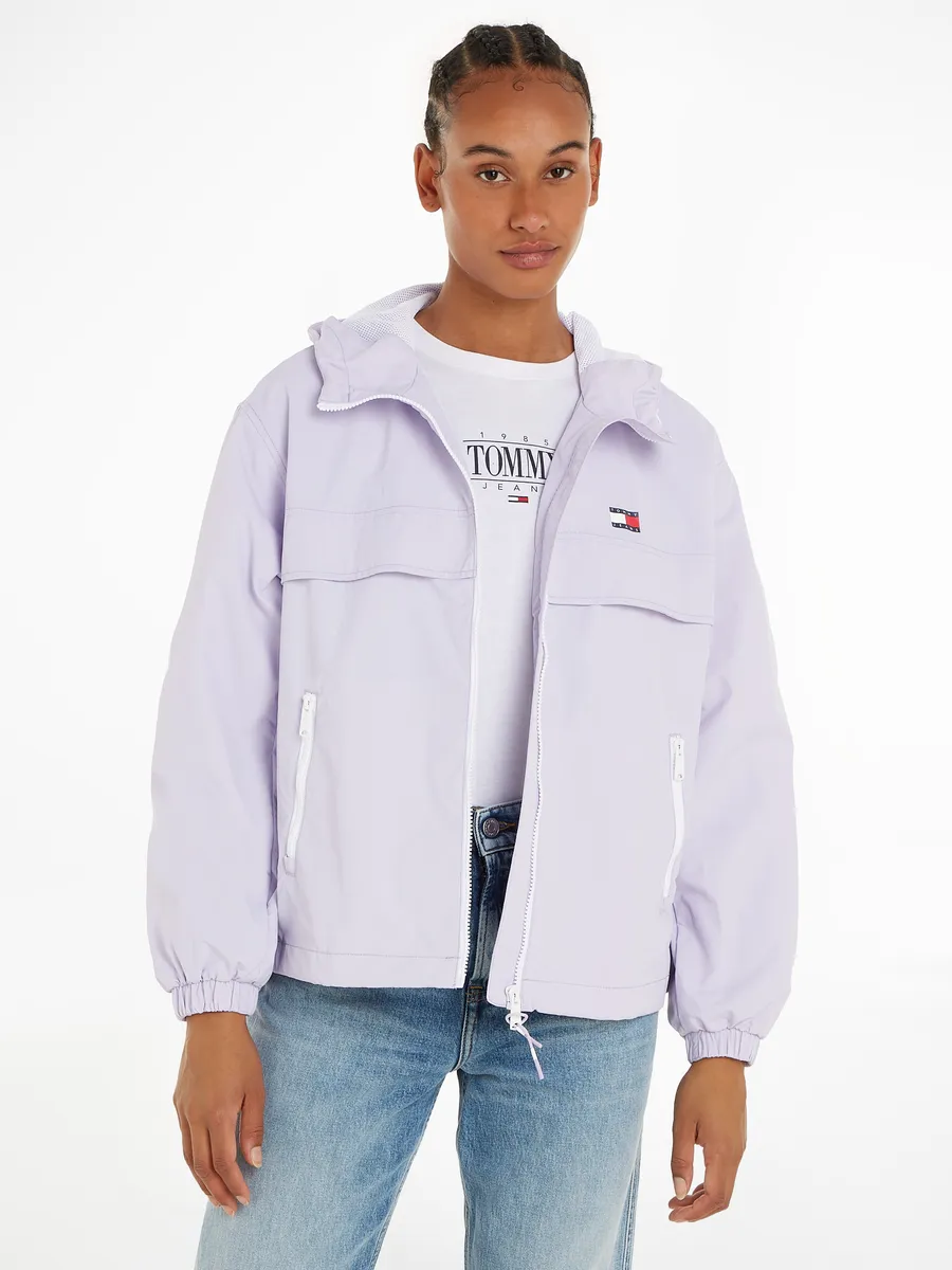 

Ветровка Tommy Jeans "TJW CHICAGO WINDBREAKER EXT", с капюшоном и контрастными молниями, цвет Lavender Flower