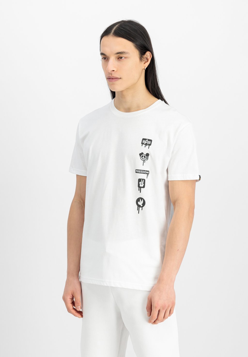 

Футболка с принтом FREEDOM Alpha Industries, белый