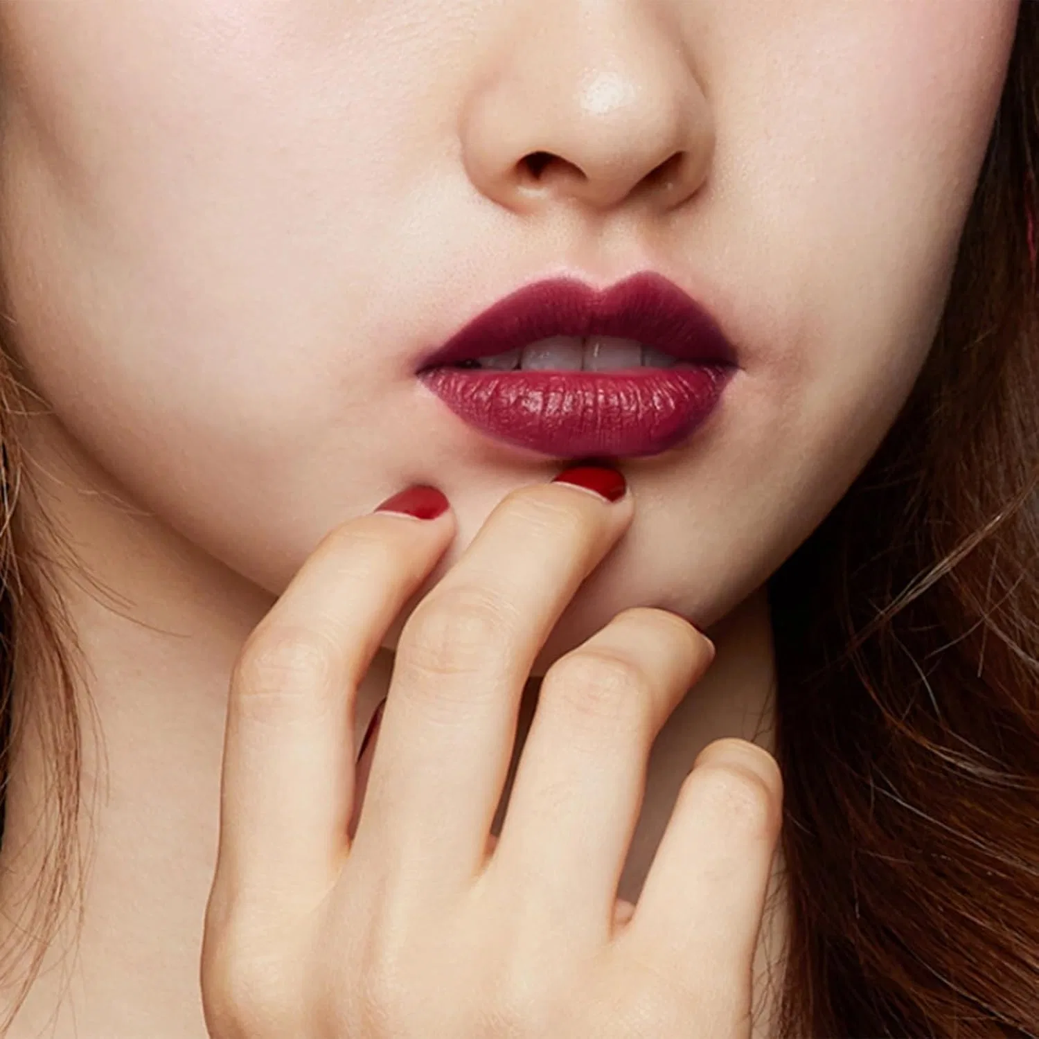 Бальзам для губ матовый Glasting Color Gloss бежевый 1 шт — фото 3