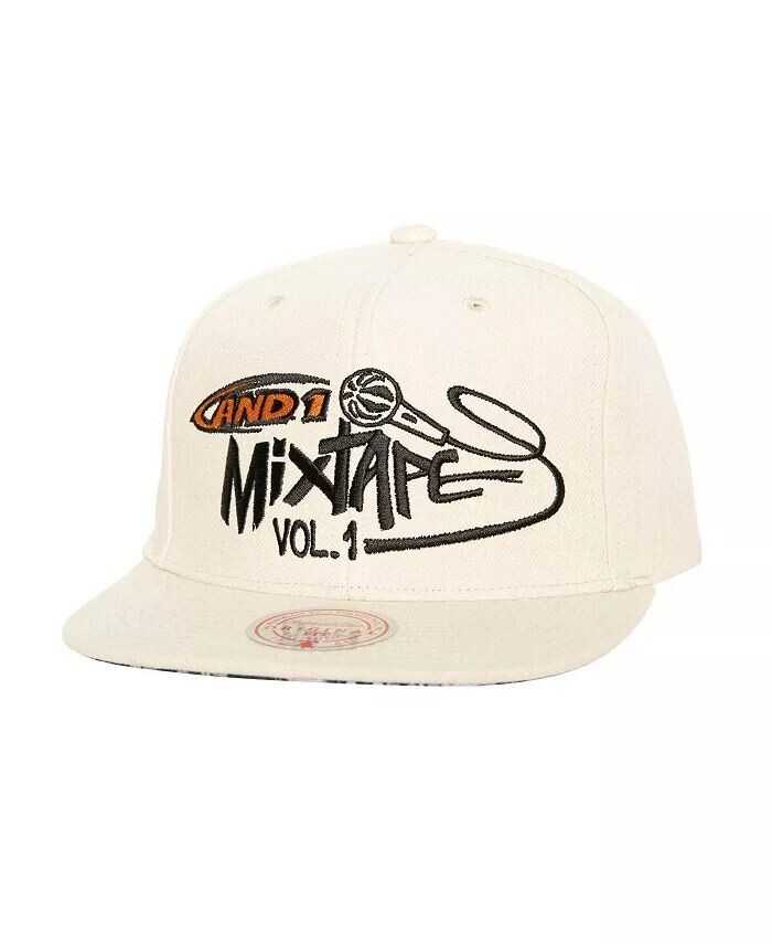 

Мужской x AND1 White Mixtape Vol. 1 регулируемая шляпа Mitchell & Ness, белый