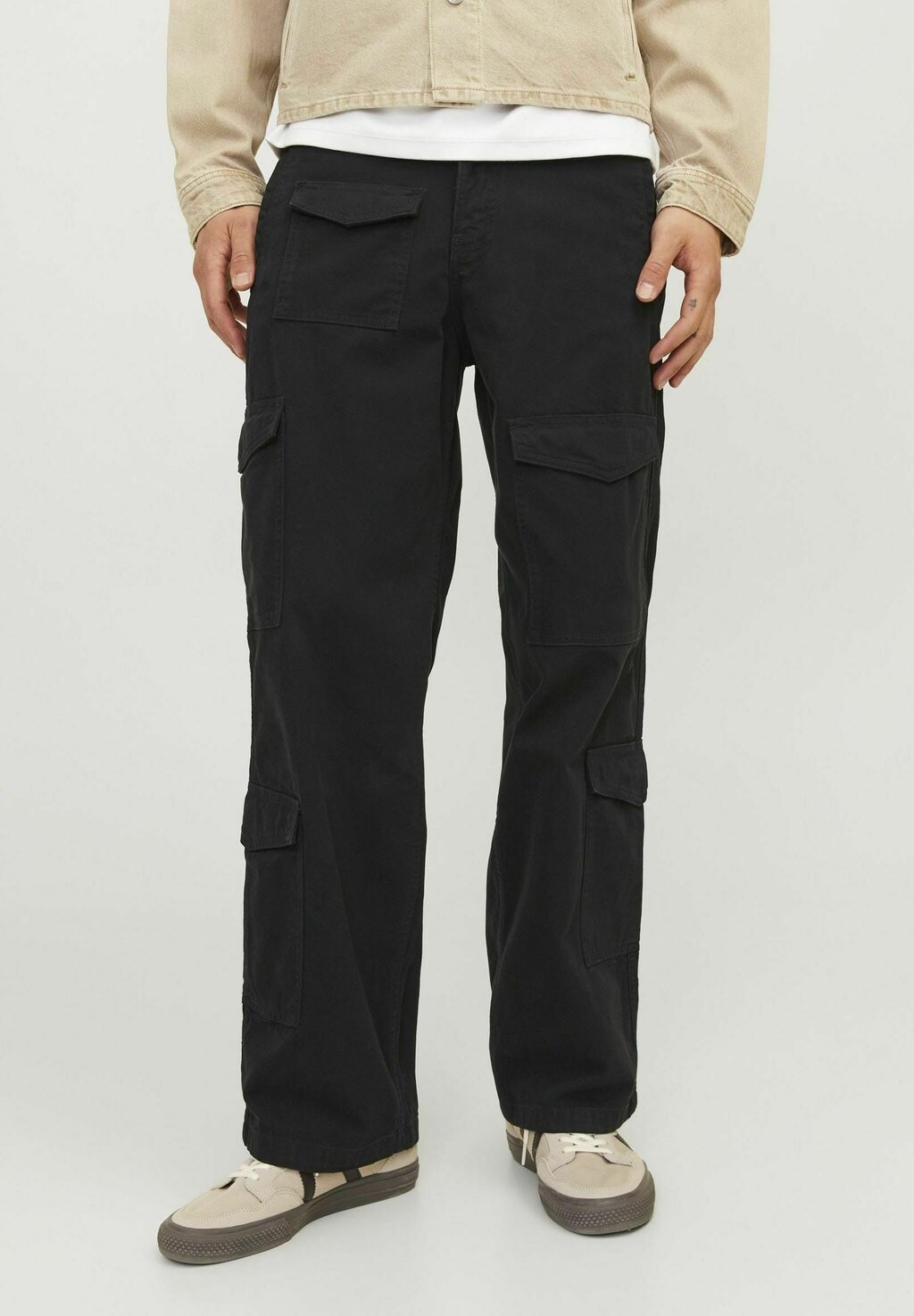 

Брюки в стиле милитари WIDE LEG FIT Jack & Jones, черный