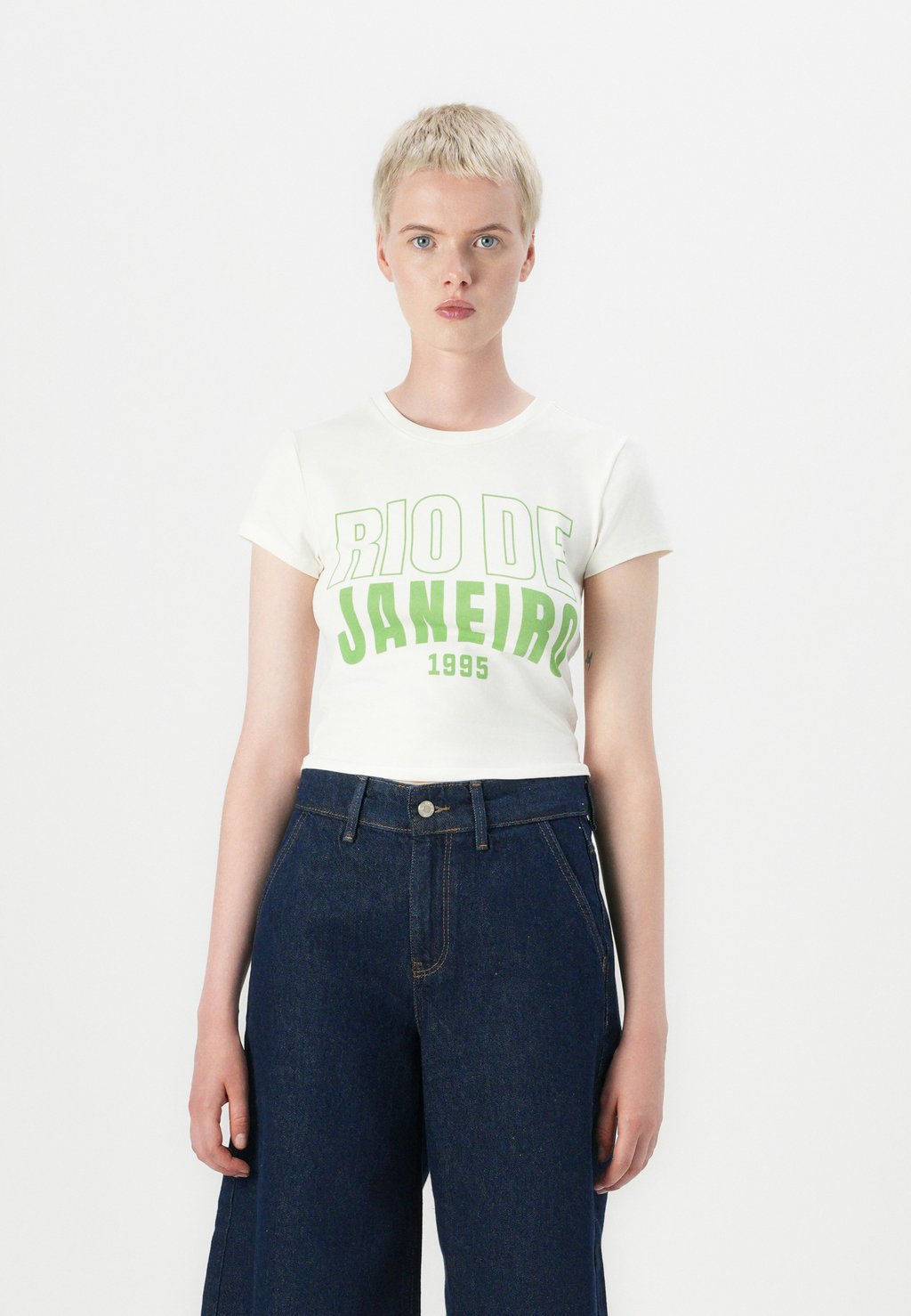 

Футболка с принтом ONLWINSLET BABY TEE ONLY, кремовый