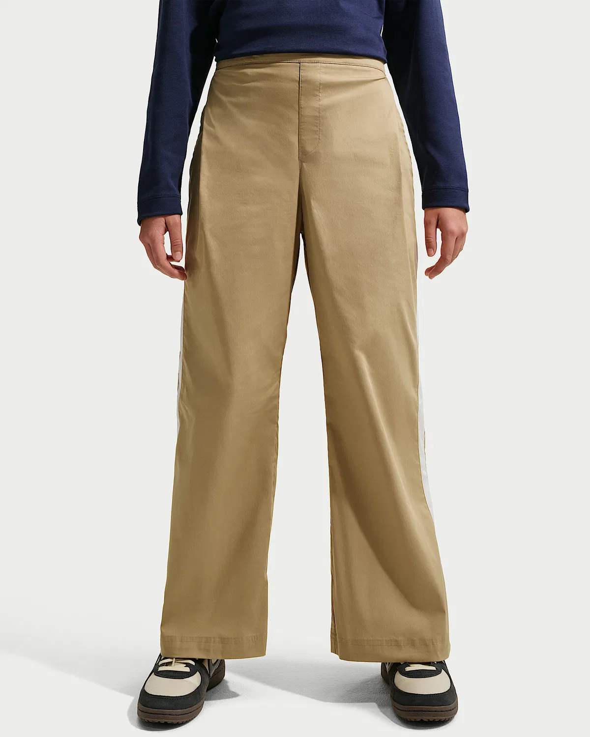 Детские (для девочек) тканые штаны Nike Sportswear Collection, Parachute Beige/Soft Pearl/Parachute Beige — фото 2