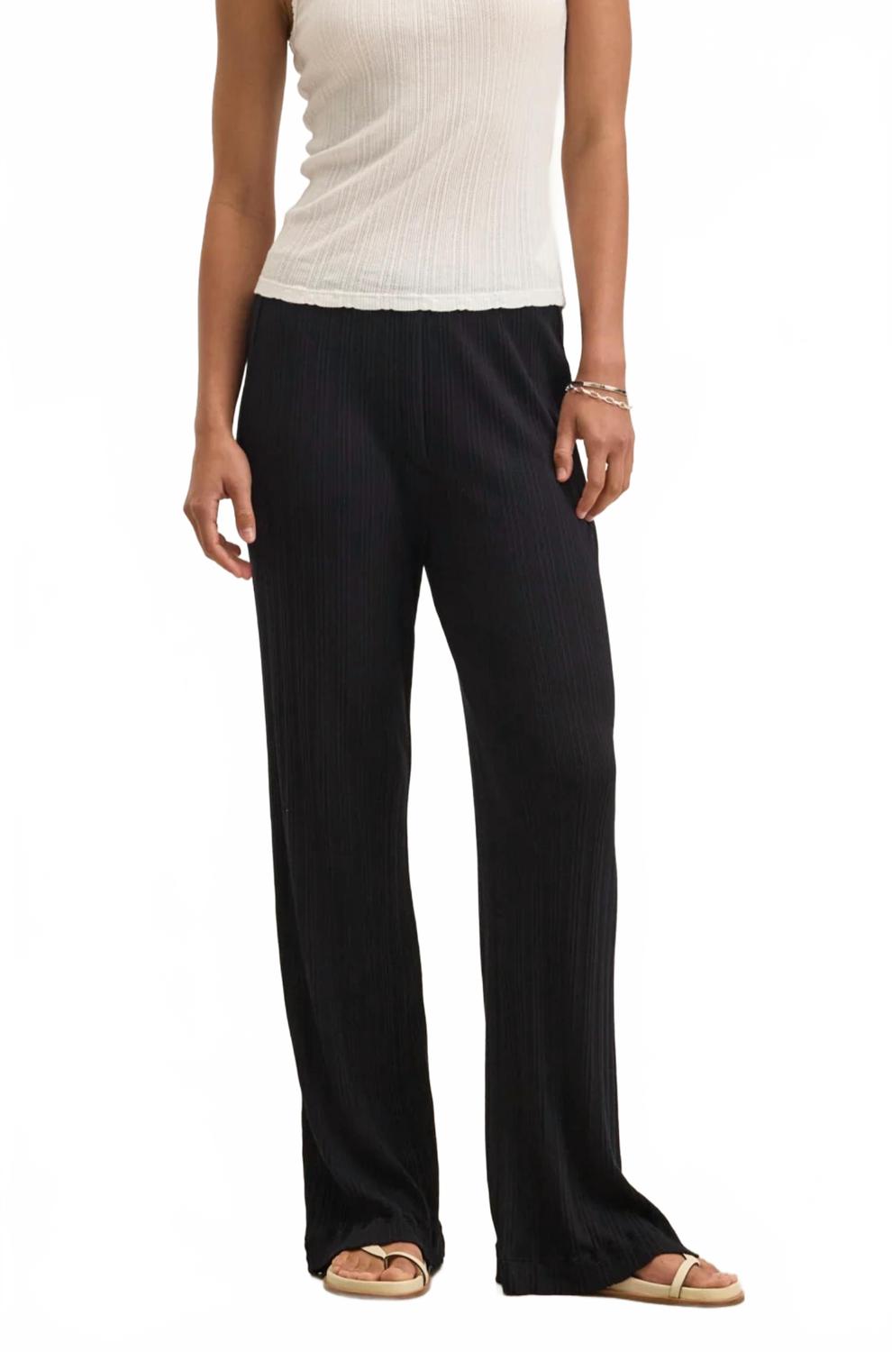 

Алеми Пойнтель брюки черные Velvet by Graham & Spencer