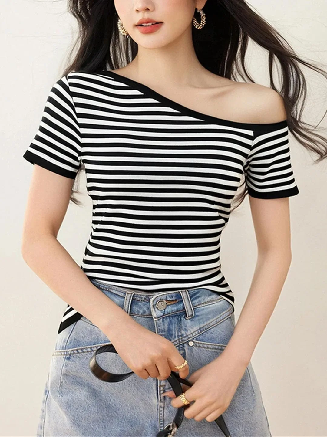 Женская простая полосатая футболка с коротким рукавом Slim Fit — фото 4