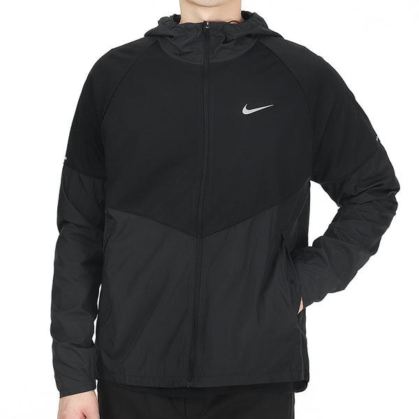 Куртка Nike M Nk TF Turf Rpl Miler Jacket hooded Cardigan Zipper Windproof Splicing Black, черный — фото 3
