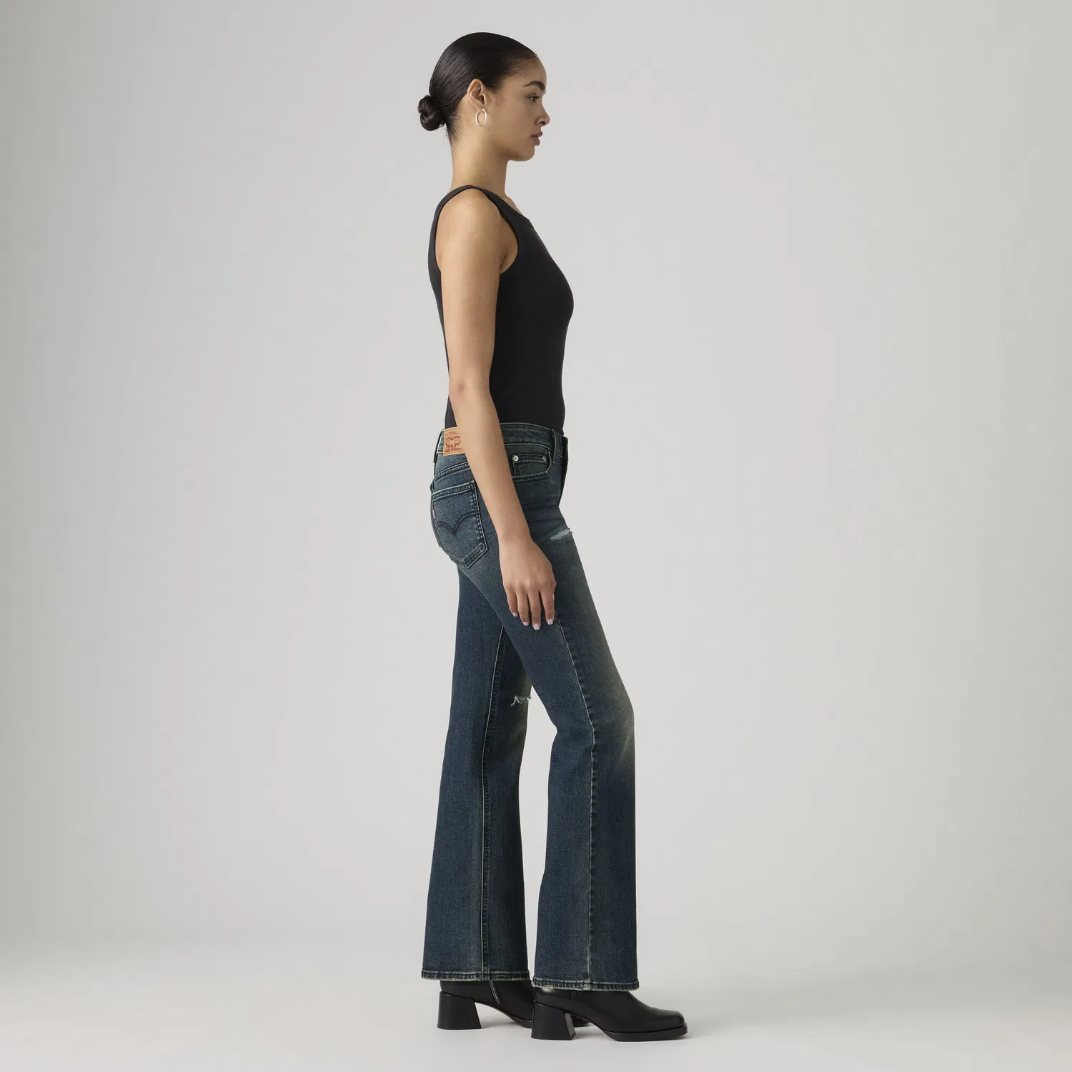 Женские джинсы Superlow Bootcut Levi's, Dark Wash — фото 4