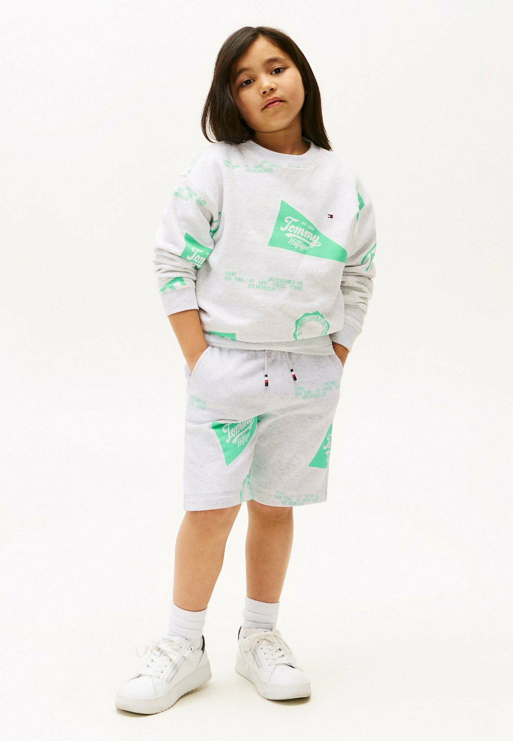 

Шорты ALL-OVER LOGO Tommy Hilfiger, серый