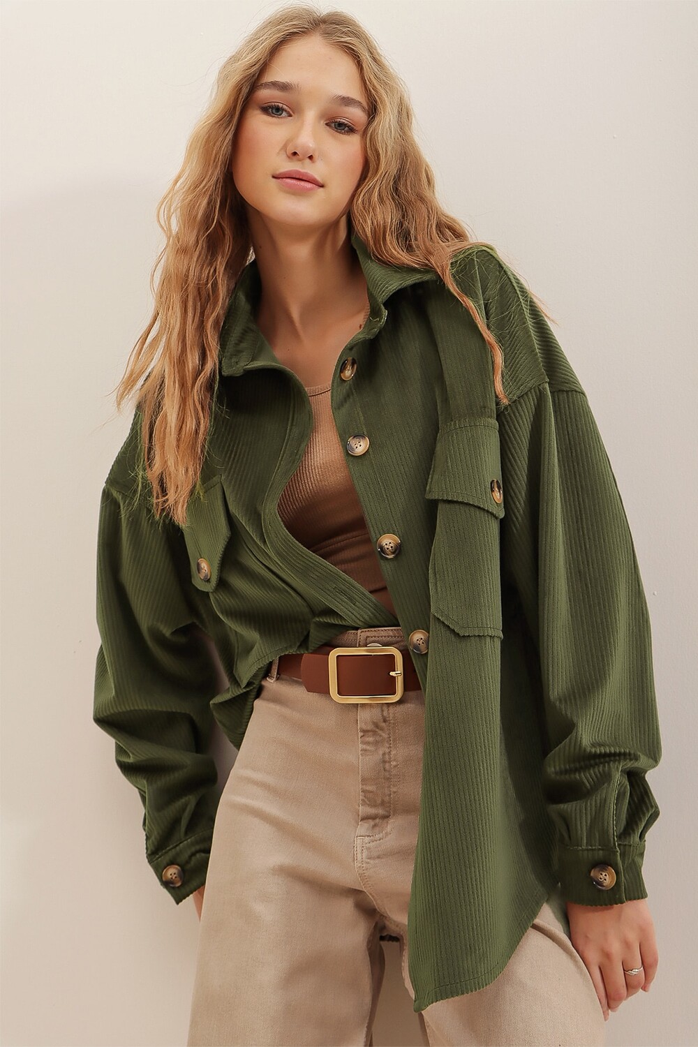 

Рубашка - Хаки - Oversize Trend Alaçatı Stili