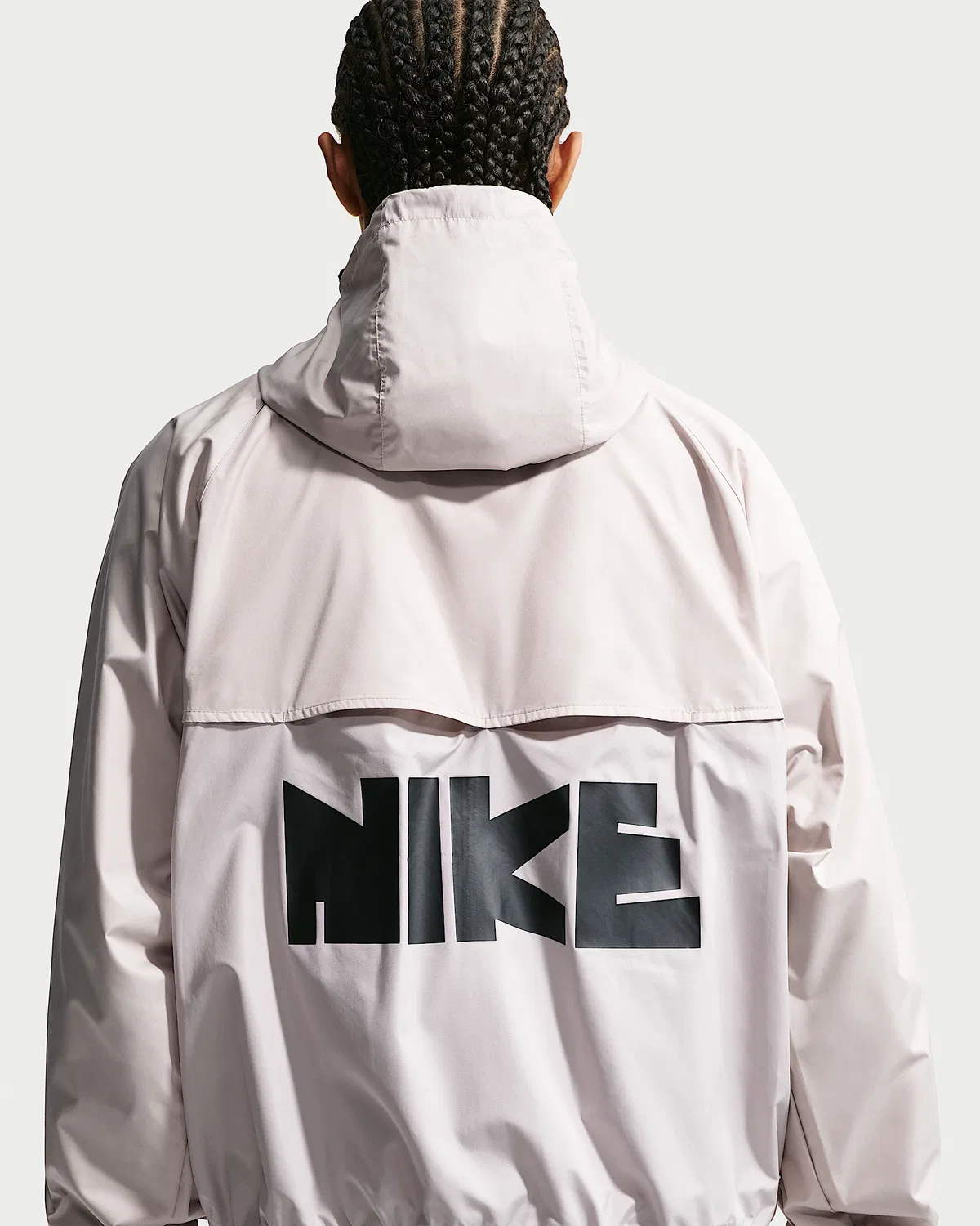 Мужская ветровка Nike Windrunner с принтом, Cream II/Moon Particle/Volt — фото 2