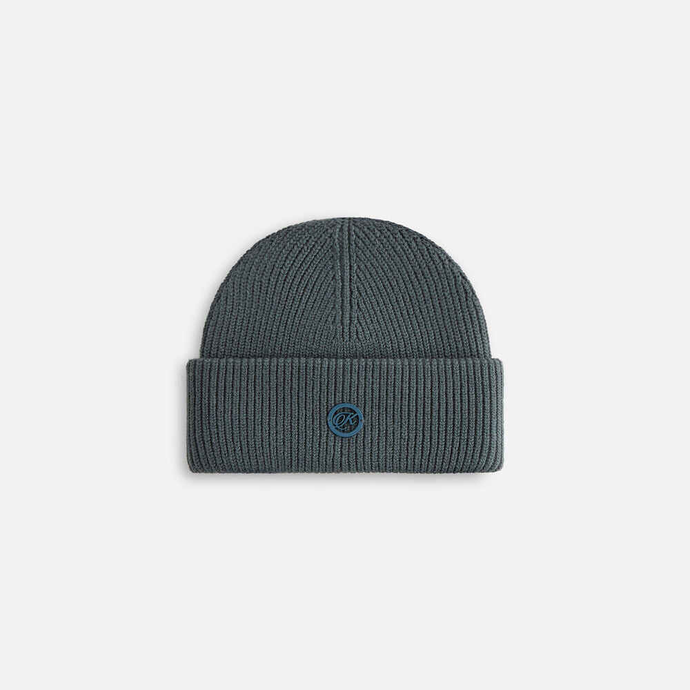

Бейсболка Kith Women Handtacked Enamel Charm Mia Beanie, цвет Anchor