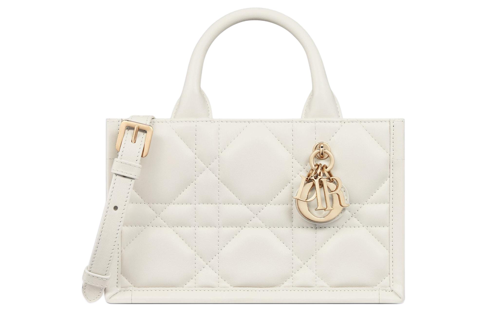 

Сумка-шоппер BookTote из телячьей кожи Мини Молочный белый DIOR