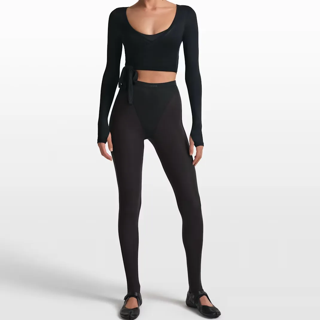 SKIMS Stretch Knit женский топ-блуза с длинными рукавами и запахом Nike, NSKM Obsidian — фото 3