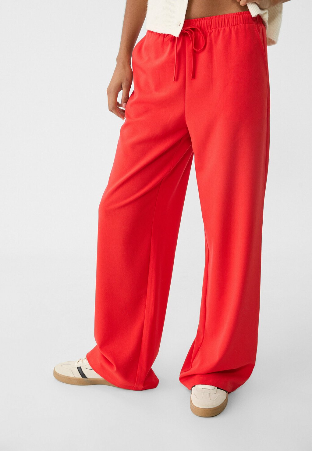 

Спортивные брюки FLOWING Stradivarius, красный