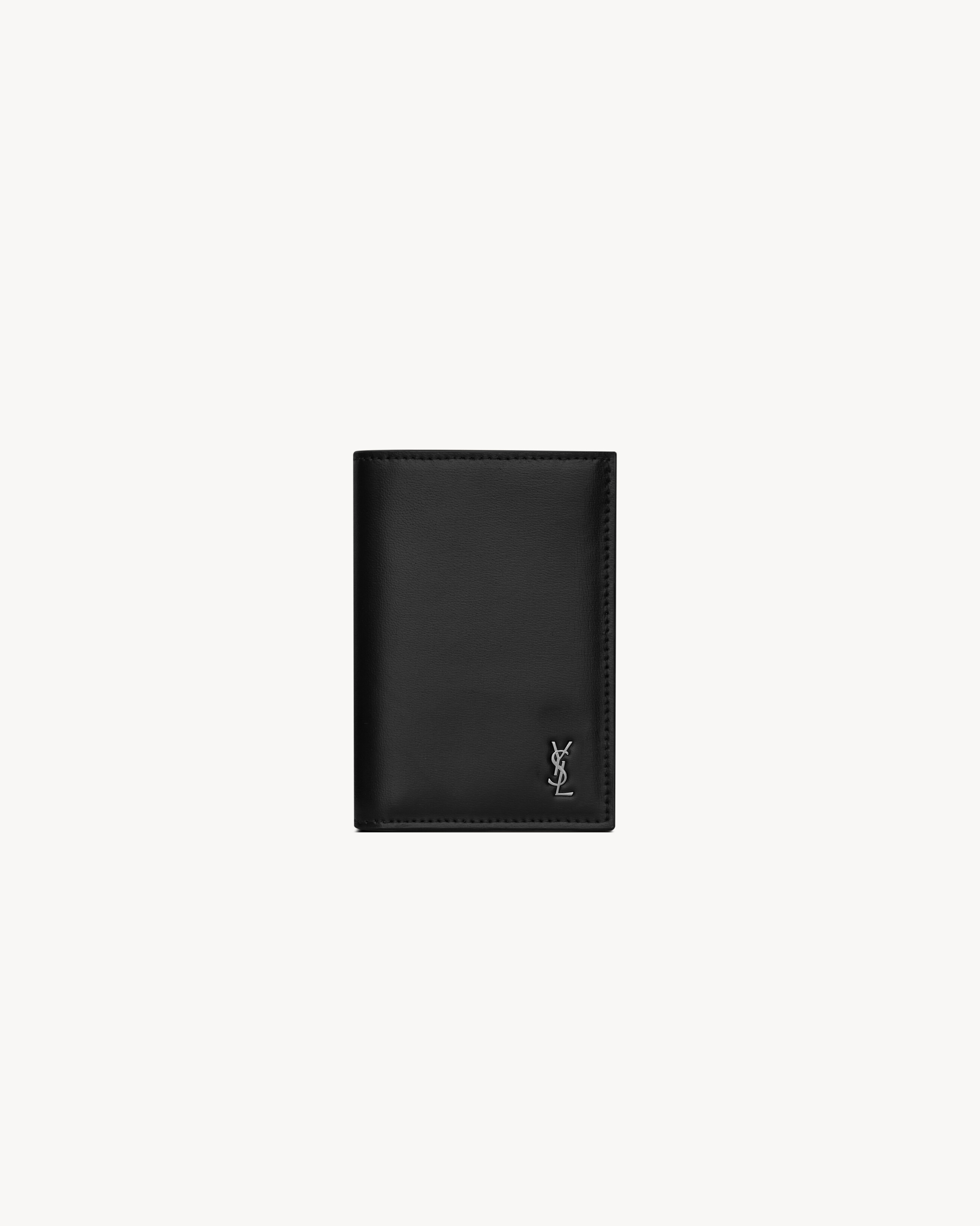Кредитница TINY CASSANDRE из матовой кожи Saint Laurent, черный