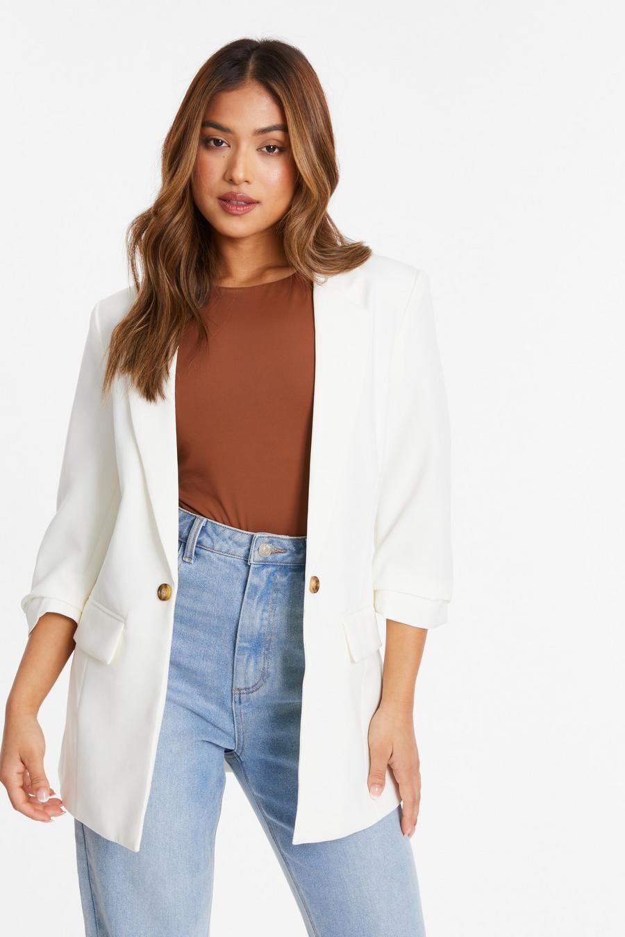 

Маленький кремовый блейзер с присборенными рукавами QUIZ Clothing