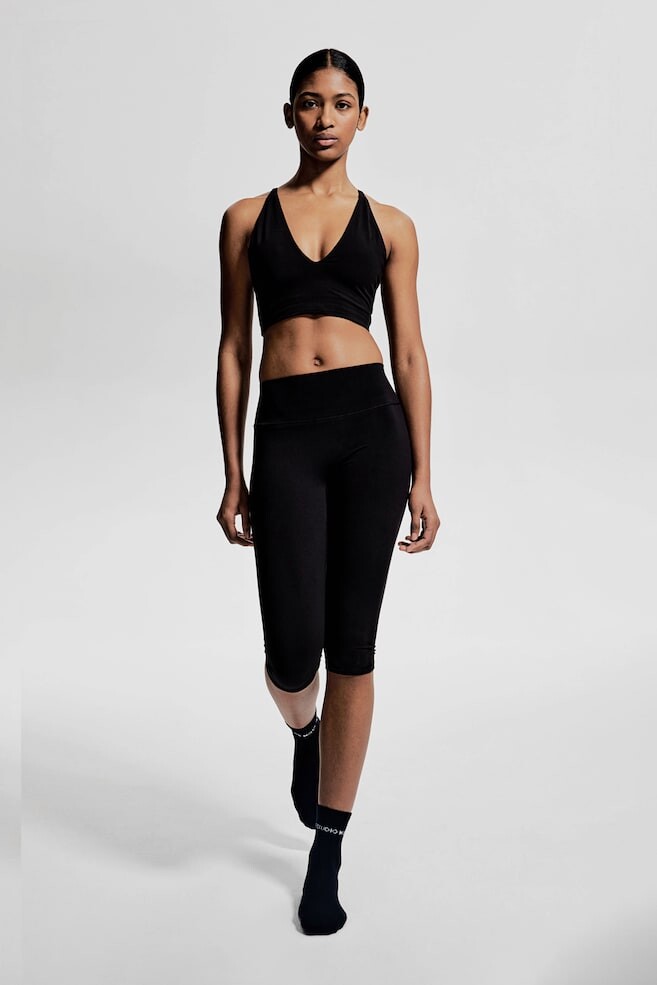 

Спортивные леггинсы-капри из материала softmove H&M, черный