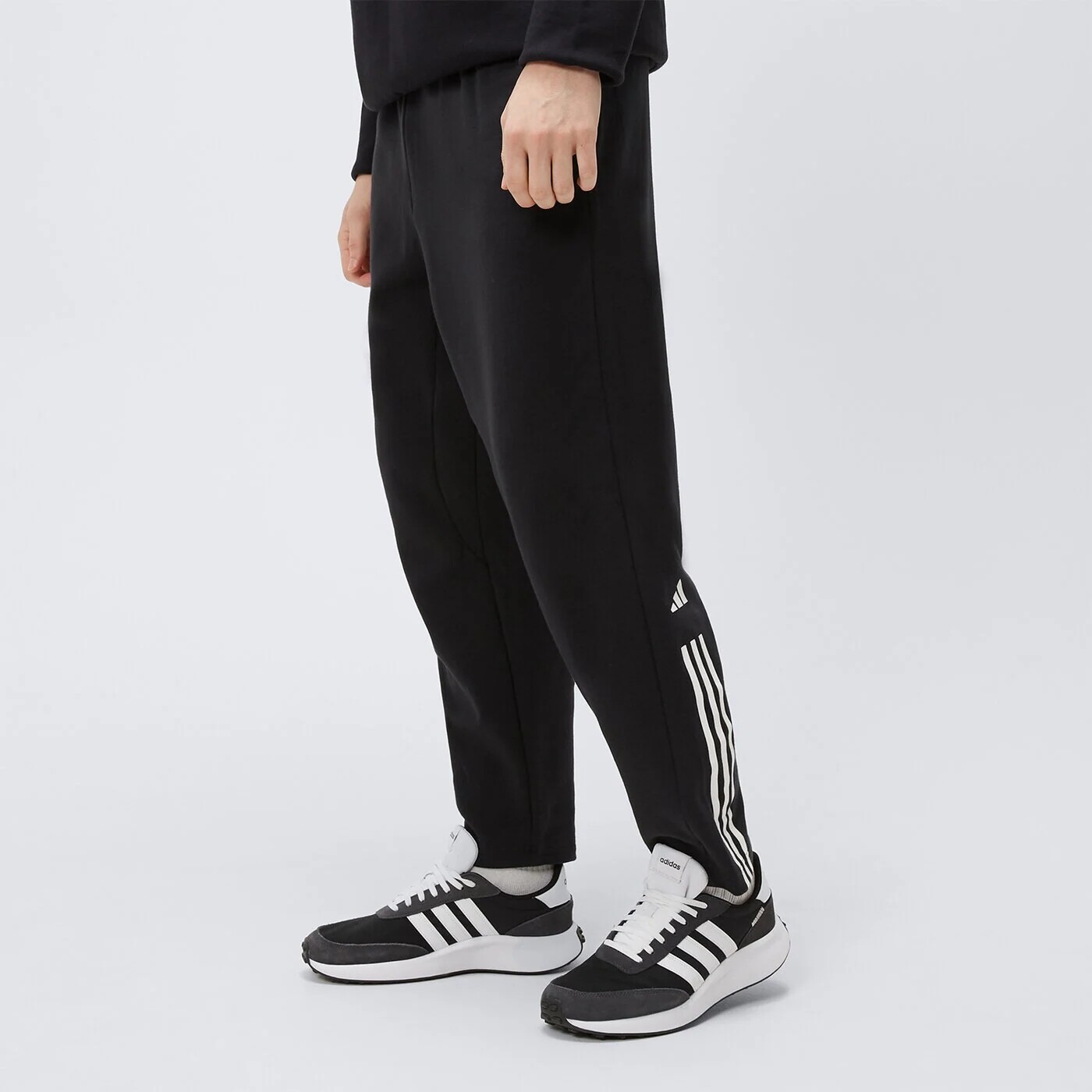 

Брюки Adidas с логотипом, черный