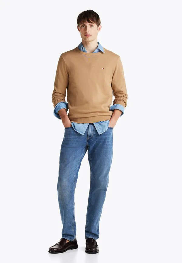Свитер с круглым вырезом и вышивкой флага Tommy Hilfiger, Safari Canvas — фото 2
