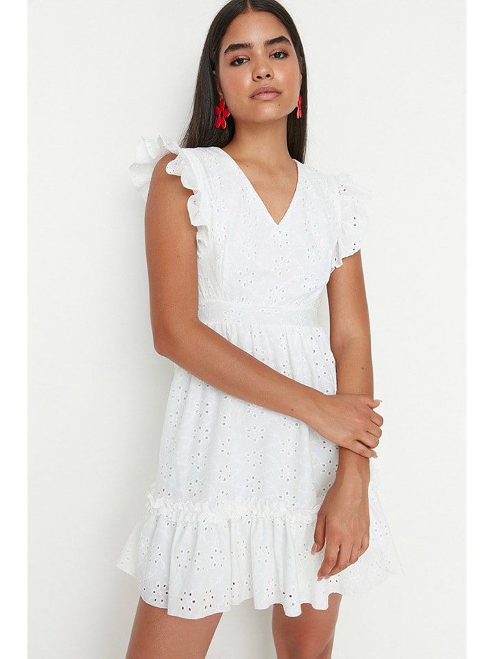 

Короткое платье trendyol, белый