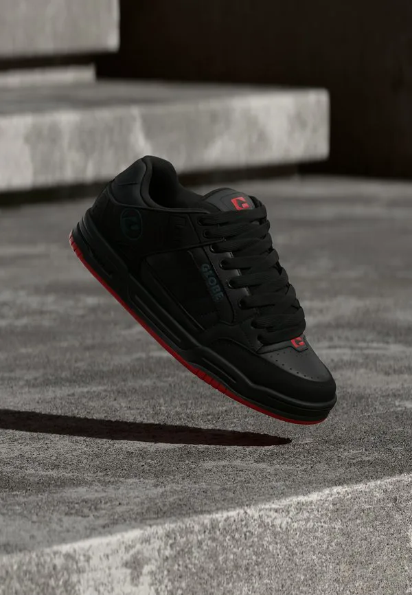 Скейтбордные ботинки tilt Globe, Black/Red/Charcoal
