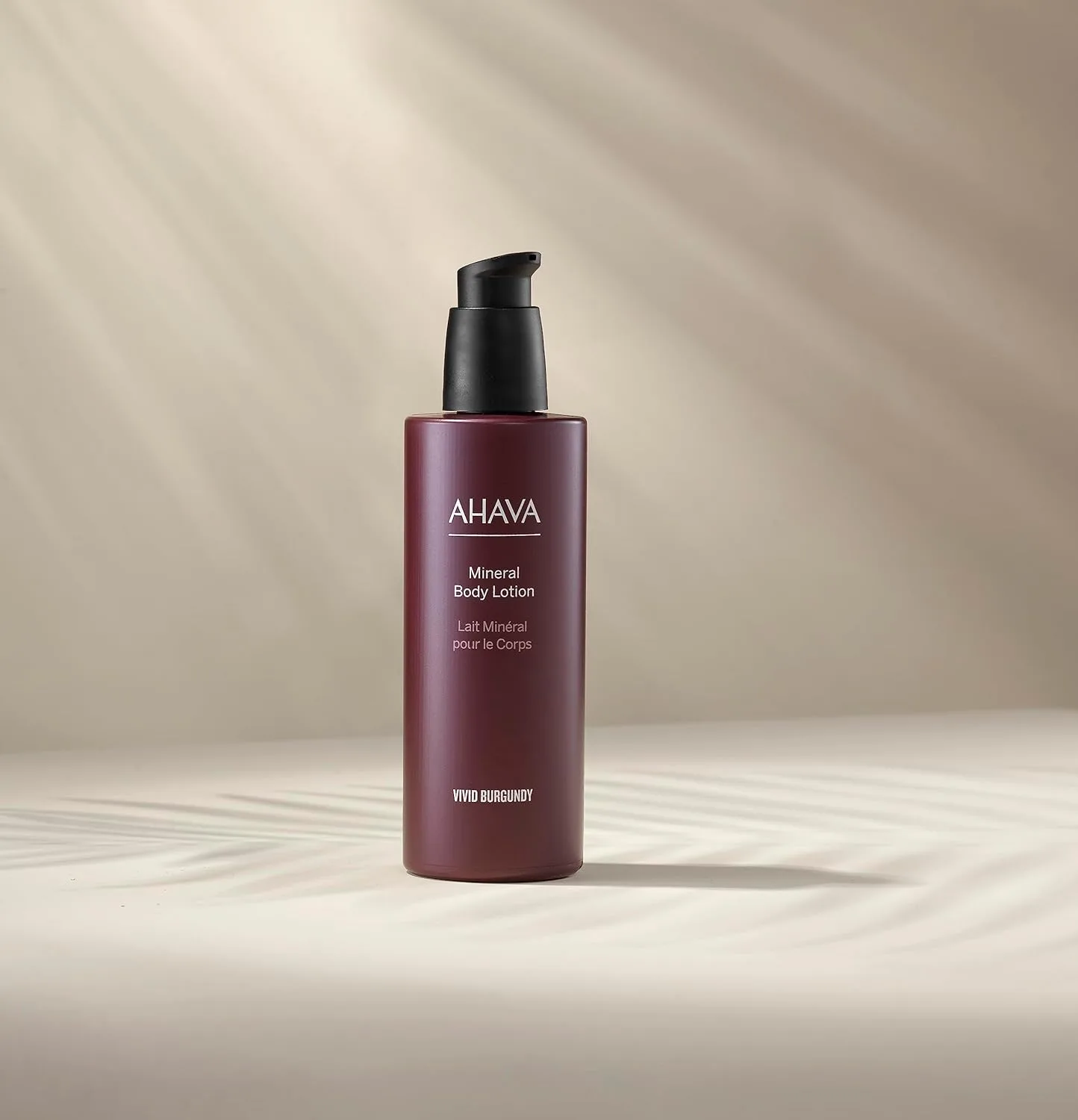 AHAVA Dead Sea Water Mineral Body Lotion, Vivid Burgundy - увлажнение на весь день, борьба с обезвоживанием, улучшение текстуры кожи, с эксклюзивным Osmoter, алоэ вера и гамамелисом, 250 мл — фото 4
