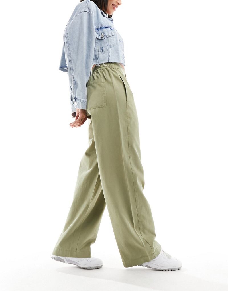 

Мягкие брюки цвета хаки ASOS DESIGN