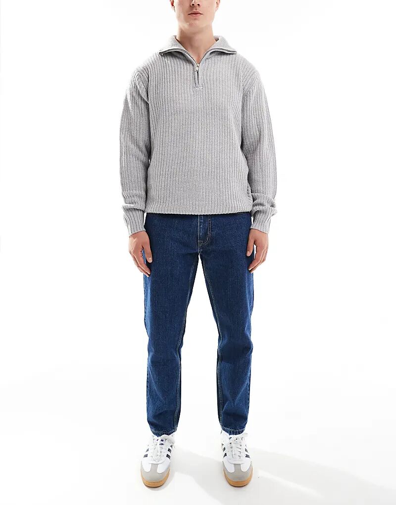 

Стандартный крой, джинсы темно-синего цвета, можно стирать Pull&Bear