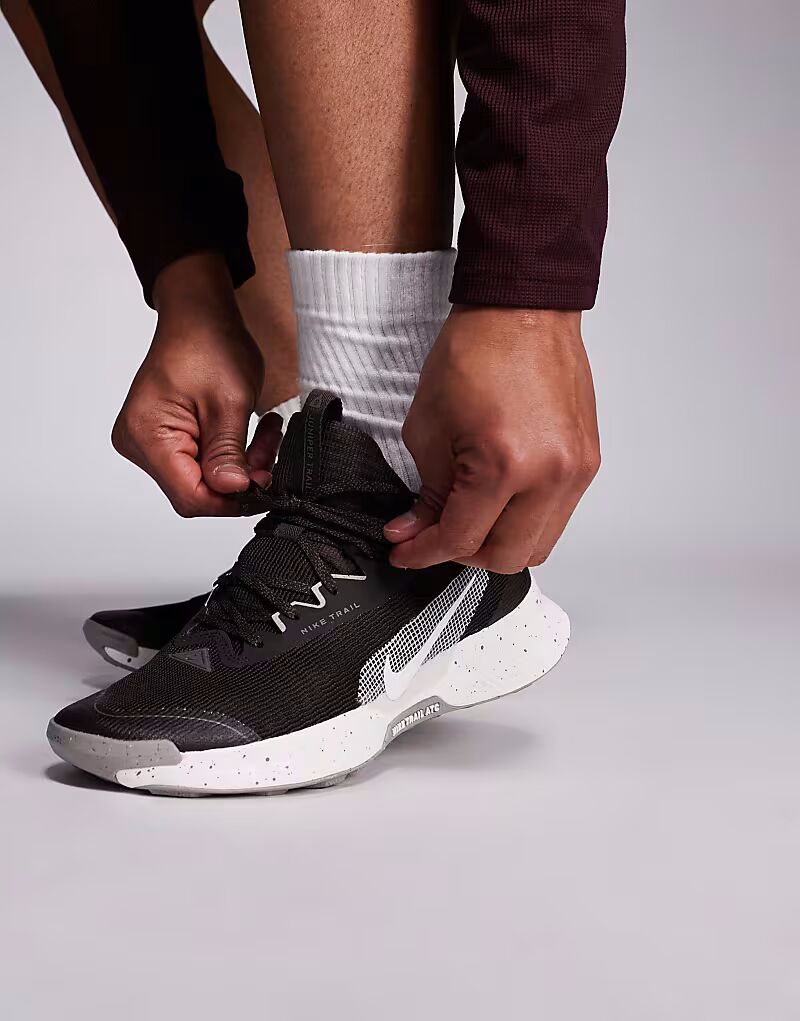 Кроссовки Running Juniper Trail 3 черного и белого цветов Nike Running — фото 4
