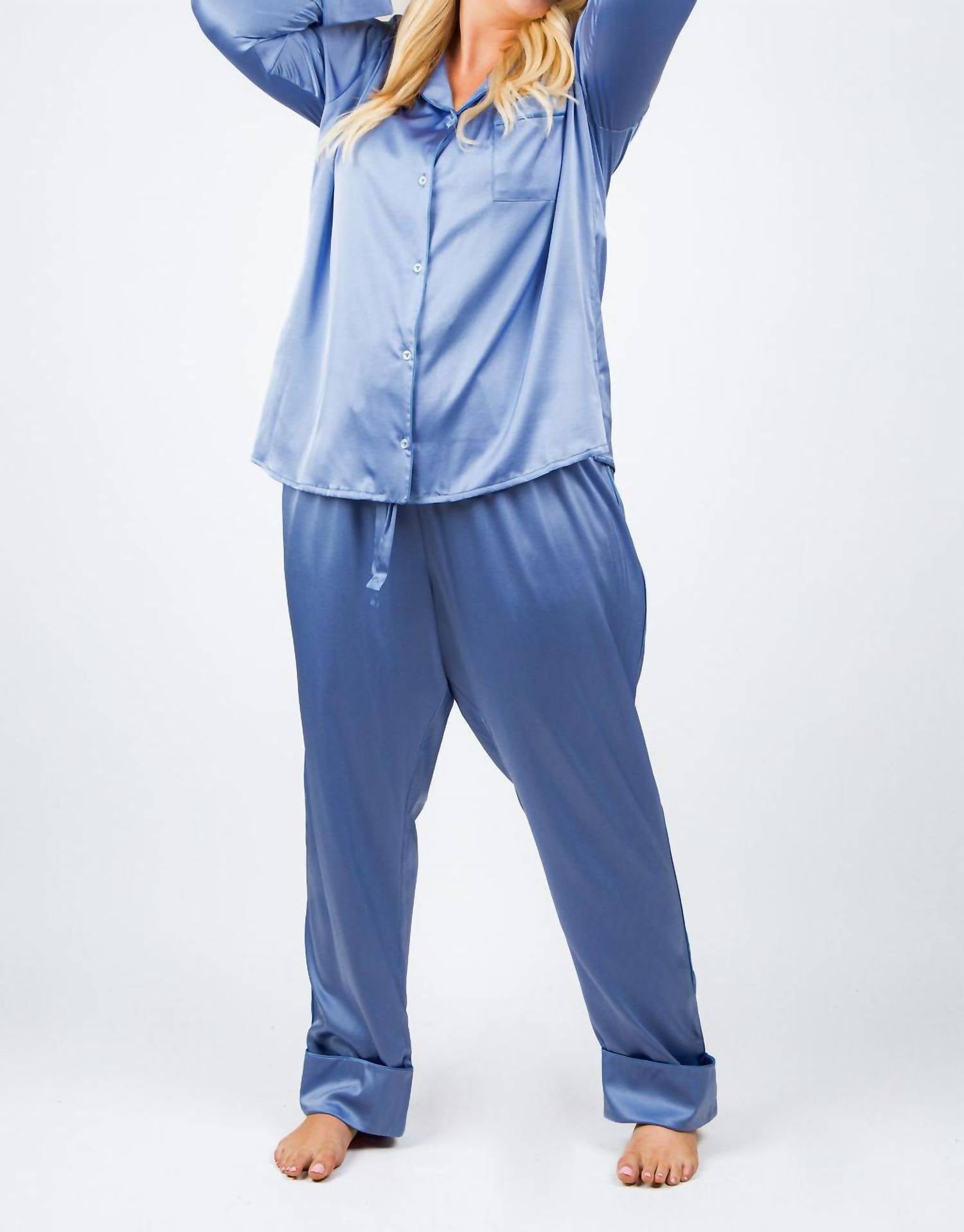 

Шелковый комплект пижамы плюс в синем шелке ISAYES