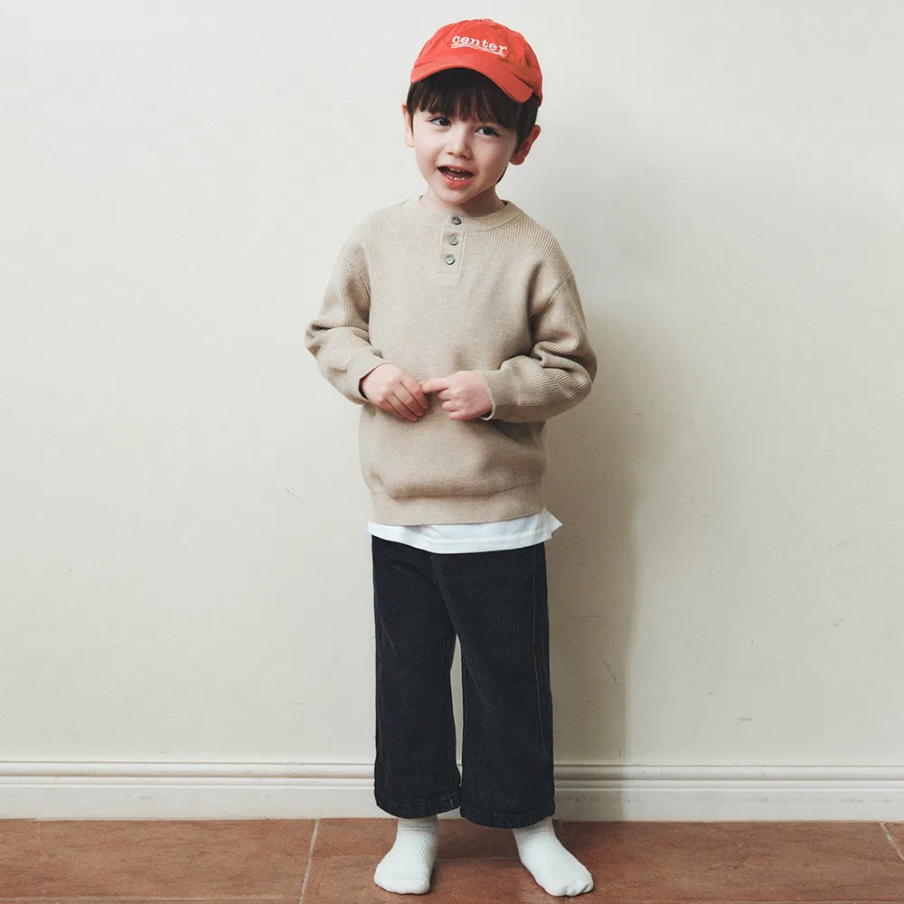 Детский трикотажный свитер хенли Always Washable бежевый от Wednesdayoasis Kids — фото 2