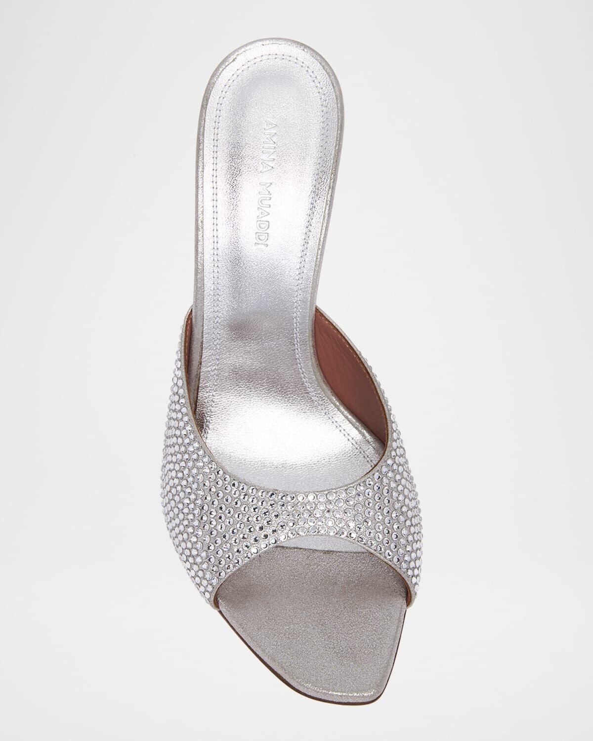Сандалии-мюли Alexa Crystal с эффектом металлик на шпильке Amina Muaddi, цвет Silver And White — фото 4