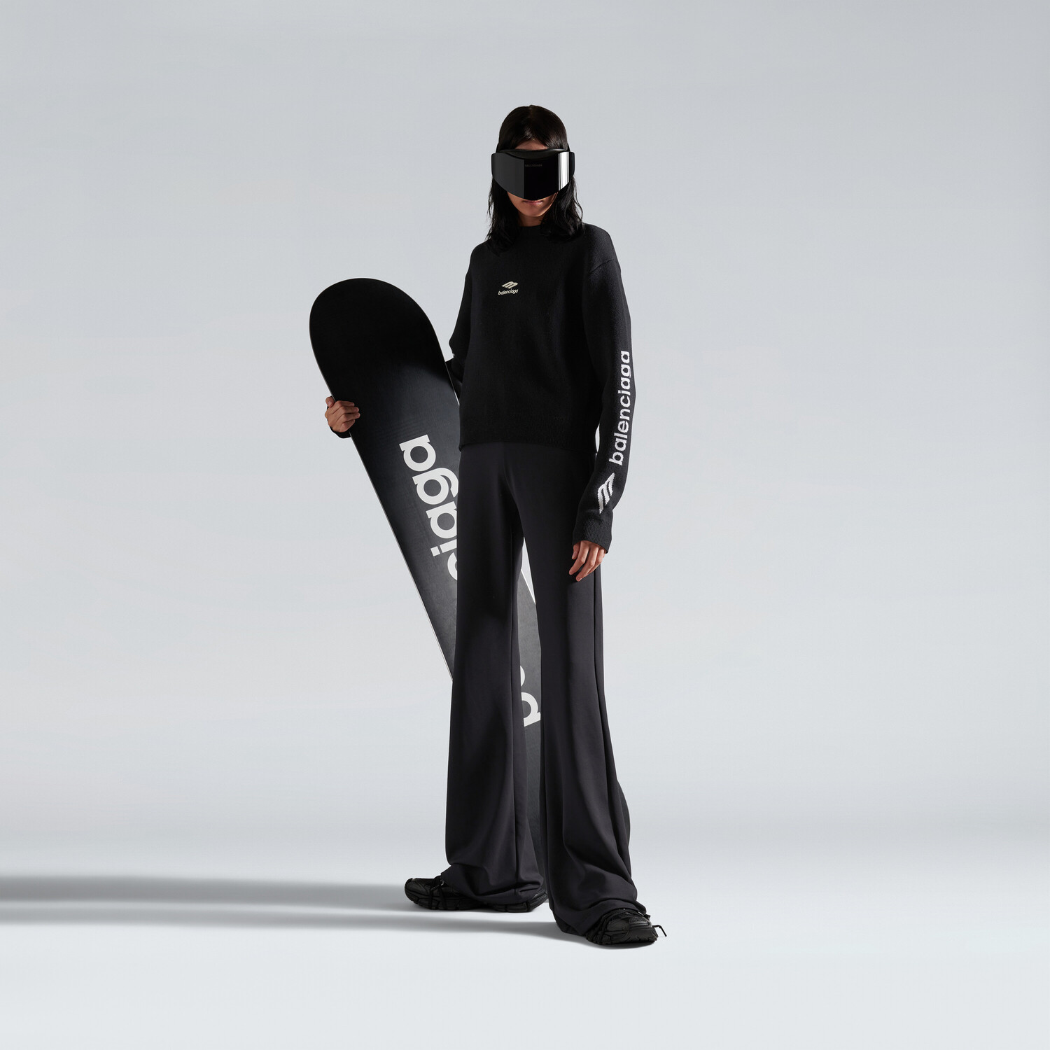 

Женский укороченный свитшот 3b sports icon черного и белого цветов BALENCIAGA, белый/черный