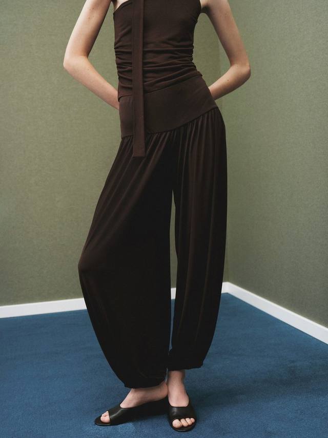 

Брюки Dina с эластичной резинкой в стиле баллон Mango