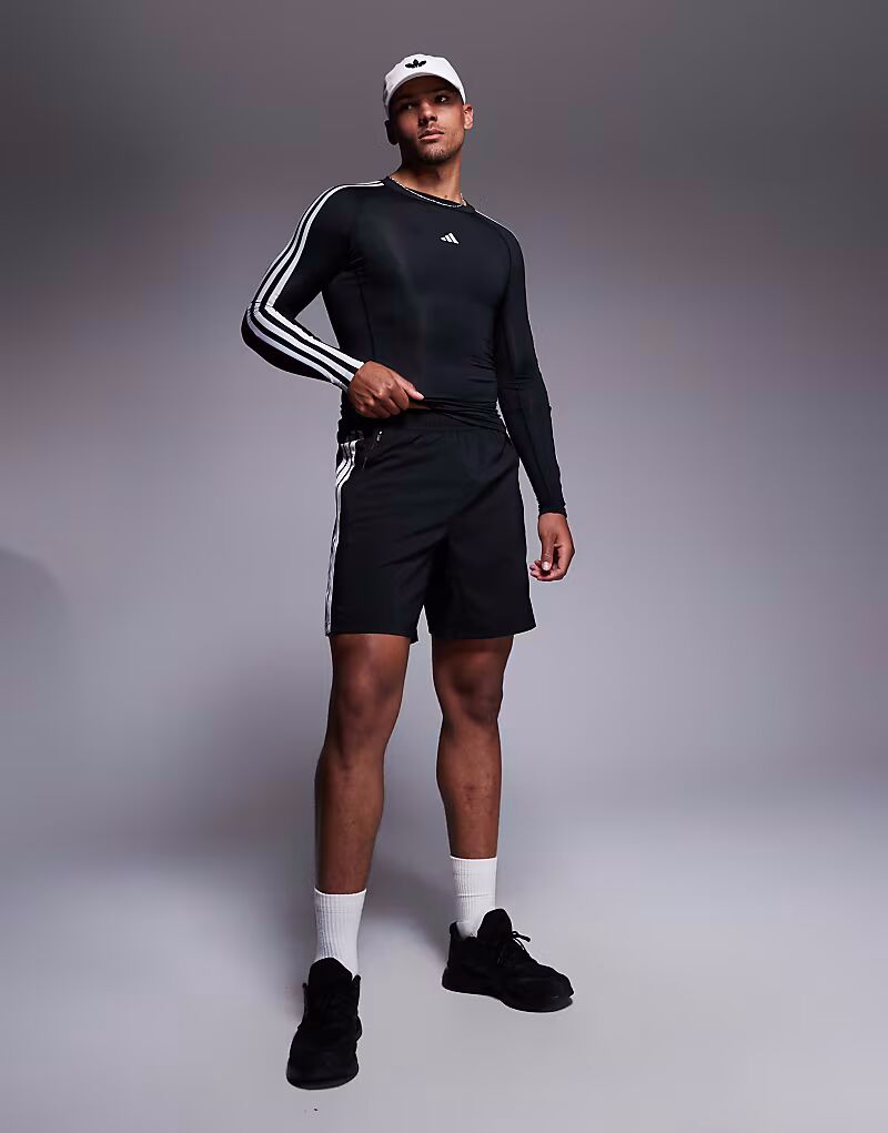 

Шорты Adidas Training Essentials с тремя полосками, черного цвета