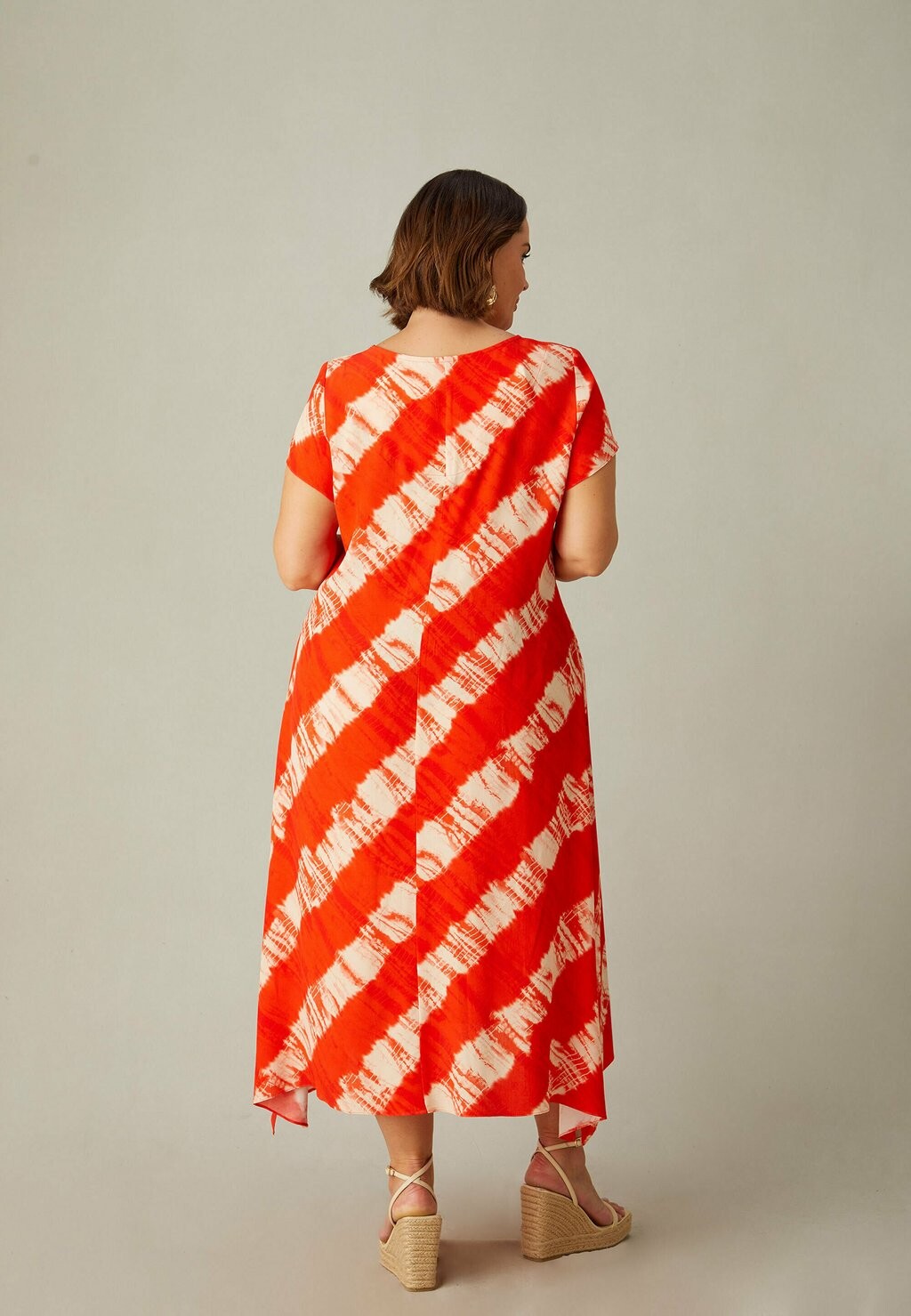 

Длинное платье Live Unlimited London, красный