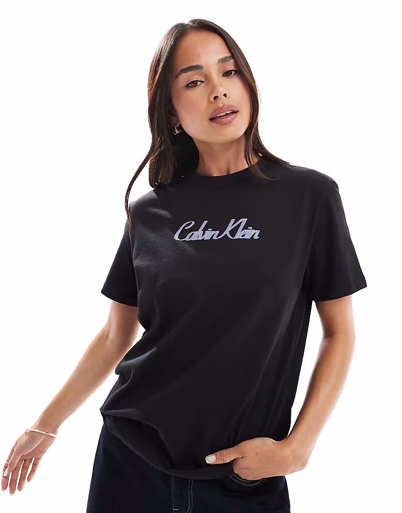 

Футболка с логотипом Calvin Klein Jeans черного цвета
