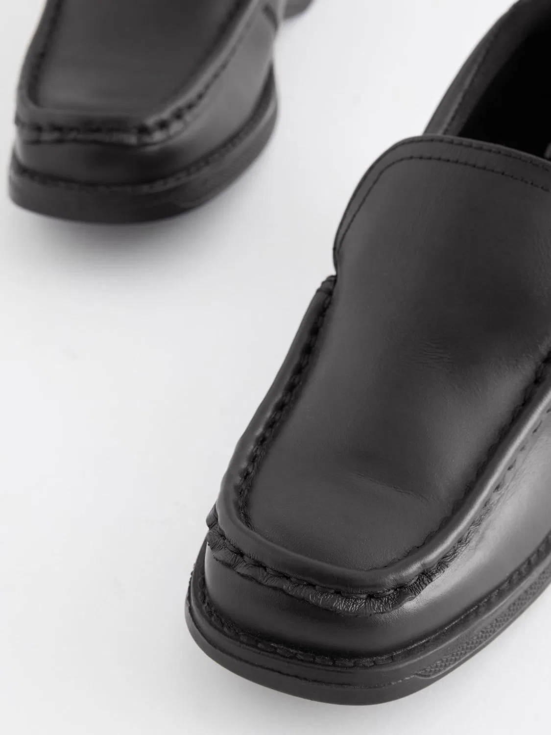 Туфли NEXT Jungen Standard Passform (F) Lederslipper für die Schule, Black — фото 4