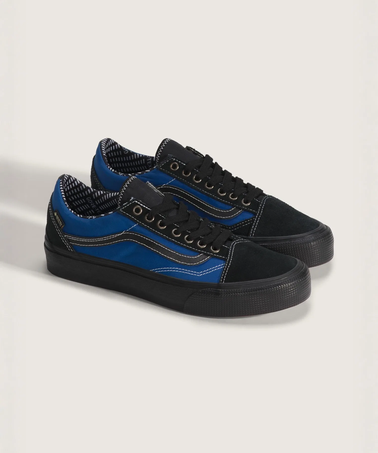Унисекс кроссовки VANS Old Skool GORE-TEX OUTDOOR BLA тёмно-синие — фото 2