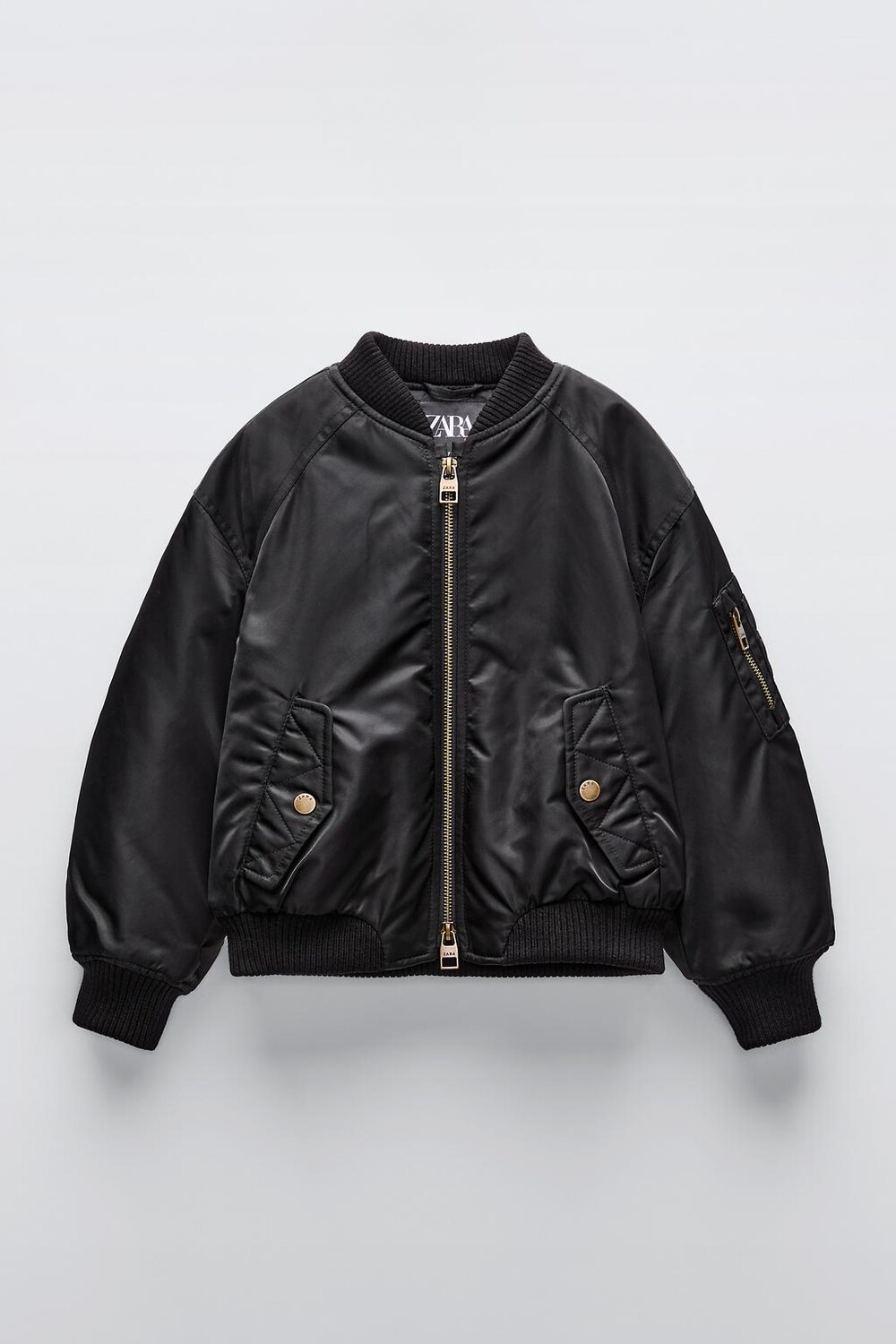 

Куртка-бомбер с карманами ZARA, черный