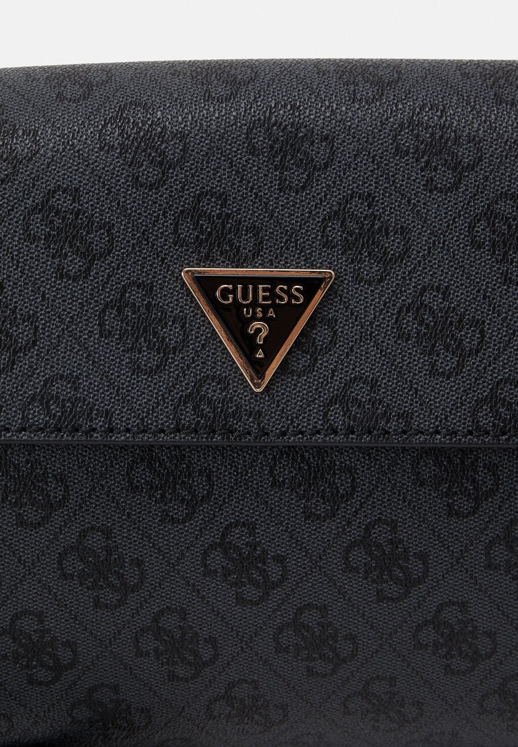

Сумочка SORA FLAP SHOULDER BAG Guess, темно-серый