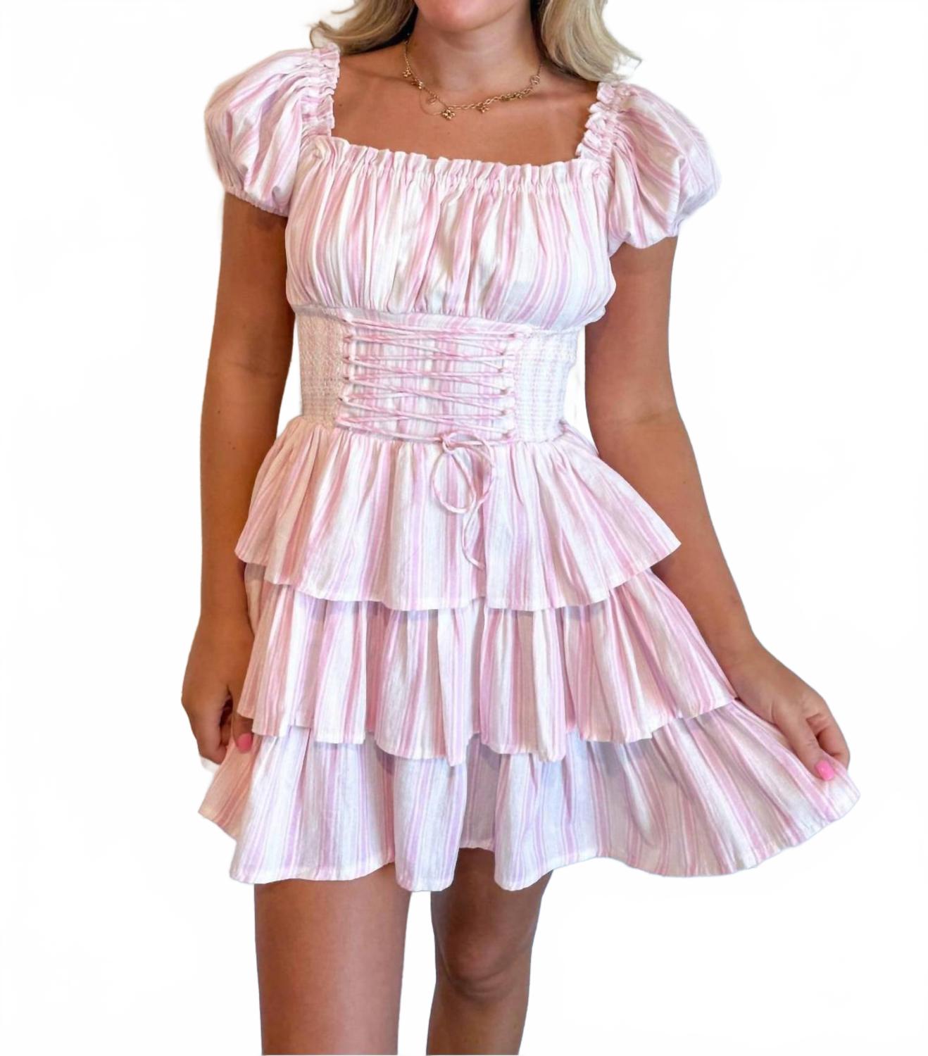 

Розовое мини-платье Wisteria Amy Jane London